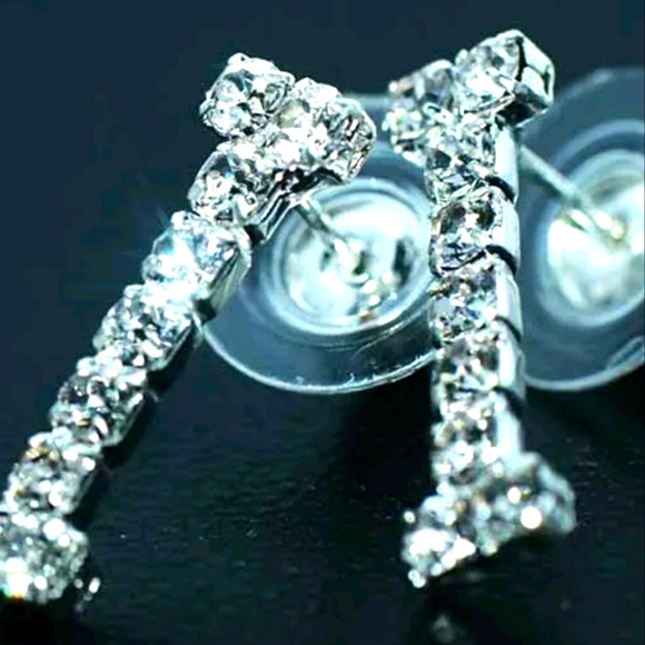 Letter I Rhinestone Crystal Stud Silver Earings - Picture 3 of 7